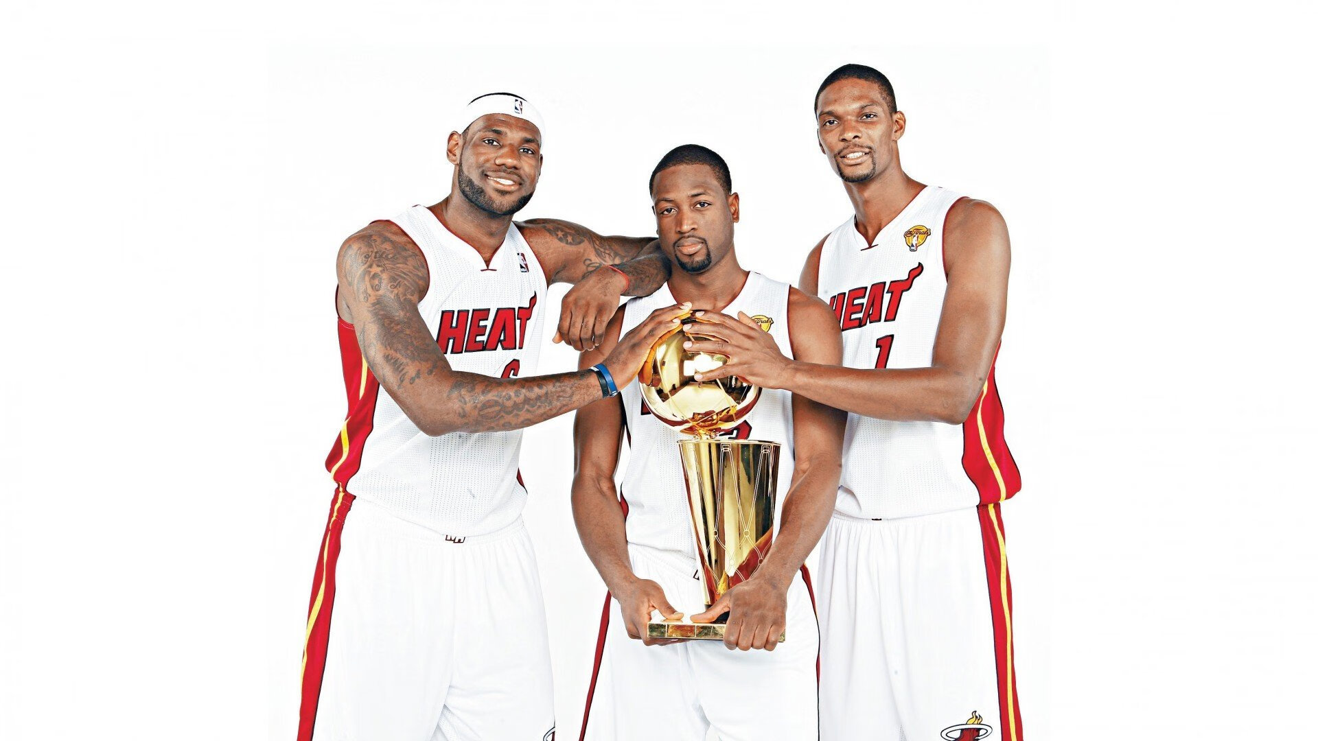 球队内部战术会议细化职责确保每位球员明确场上角色定位,球队处于优势怎样安排战术