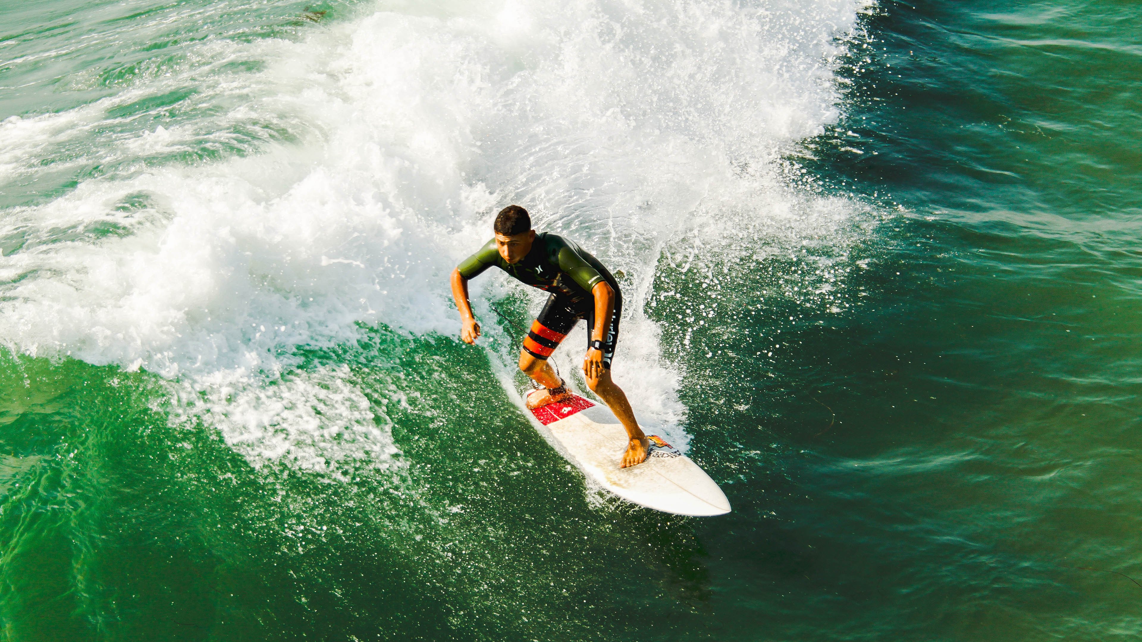 青少年足球装备个性化定制逐步普及，满足多样化需求，青少年足球型号